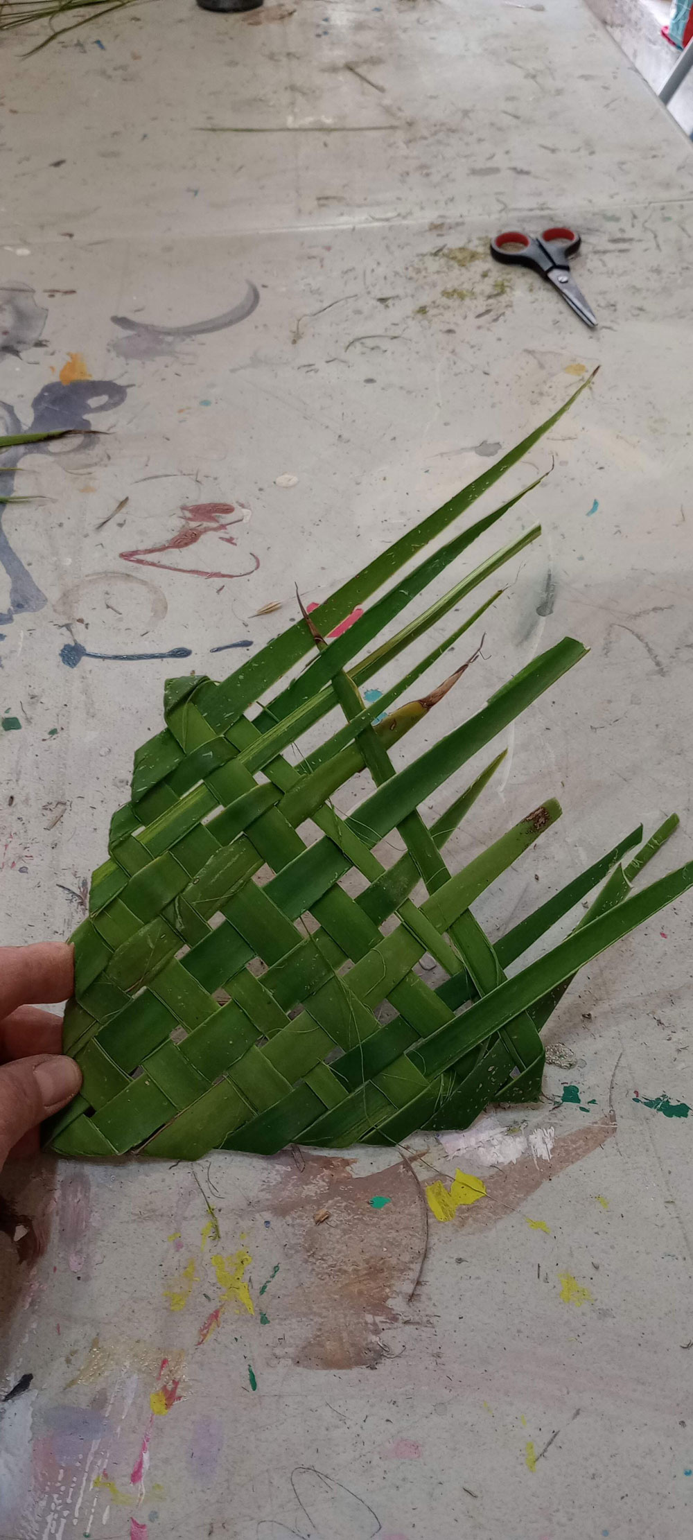Weaving with leaves